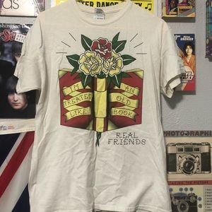 REAL FRIENDS BAND TEE 💫